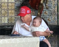 Тиффани Трамп публикует светлое фото с Дональдом Трампом и внуком tiffani tramp publikuet svetloe foto s donaldom trampom i vnukom-signaldaily-ru-0