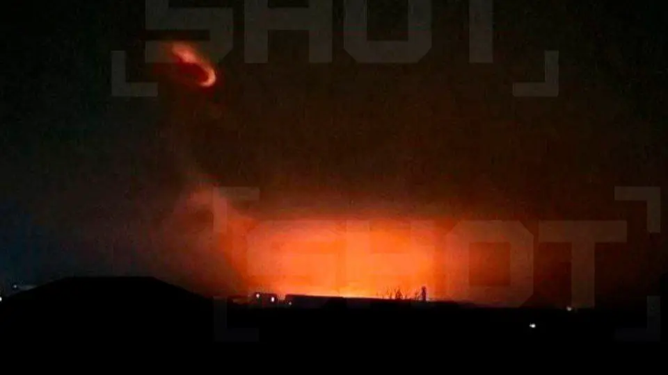 В Сети появились кадры мощных ночных взрывов в Киеве