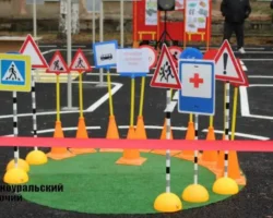 В Красноуральске при поддержке «Единой России» открыли автогородок в «Ровеснике» v krasnouralske pri podderzhke edinoj rossii otkryli avtogorodok v rovesnike-signaldaily-ru-0