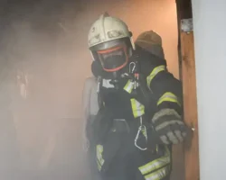 v sanktpeterburge likvidirovali pozhar elektrovelosipeda i evakuirovali zhilczov-signaldaily-ru-0