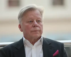 Василий Бычков (Экспо-Парк) раскрыл ценовые тренды антиквариата для инвесторов vasilij bychkov ekspopark raskryl czenovye trendy antikvariata dlya investorov-signaldaily-ru-0