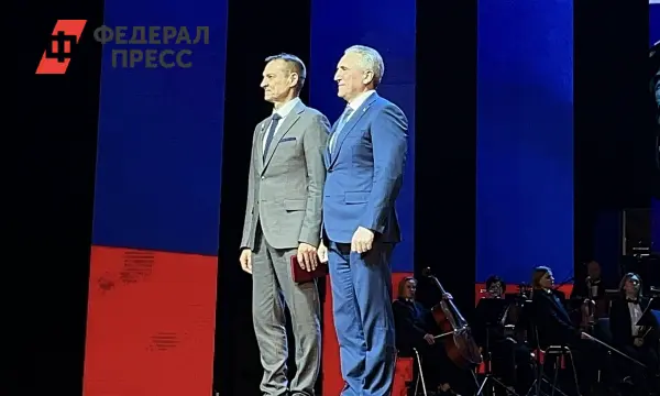 Александр Моор чествует героев тыла, среди которых Кирилл Горбатиков и Данил Илюшкин-0