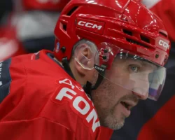 Александр Овечкин из Вашингтон Кэпиталс догоняет рекорды НХЛ и Уэйна Гретцки aleksandr ovechkin iz vashington kepitals dogonyaet rekordy nhl i uejna gretczki-signaldaily-ru-0