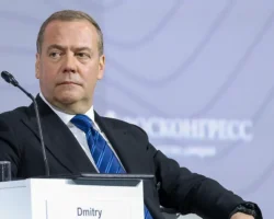 Дмитрий Медведев и успехи России, отмеченные наградой «Юрист года» dmitrij medvedev i uspehi rossii otmechennye nagradoj yurist goda-signaldaily-ru-0