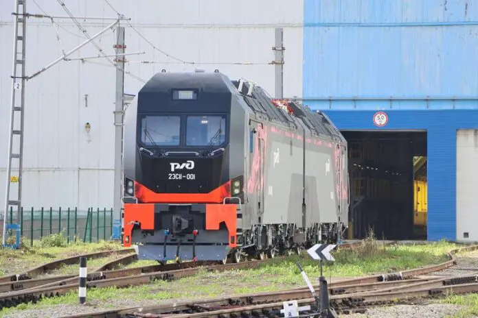 Электровоз Орлец от Уральских локомотивов открывает новый этап с Группой Синара-0