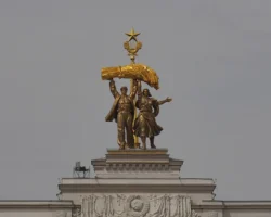 Фотопроект «Отец героя» демонстрирует связь поколений в Музее героизма fotoproekt otecz geroya demonstriruet svyaz pokolenij v muzee geroizma-signaldaily-ru-0