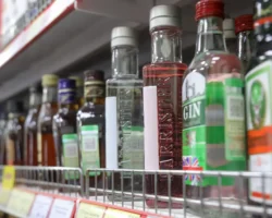 Государственная дума и ЛДПР предлагают увеличить штрафы за продажу алкоголя детям gosudarstvennaya duma i ldpr predlagayut uvelichit shtrafy za prodazhu alkogolya detyam-signaldaily-ru-0