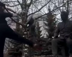 inczident u pamyatnika mchs poluchil razvitie s uchastiem zaura ismailova i sk rossii-signaldaily-ru-0