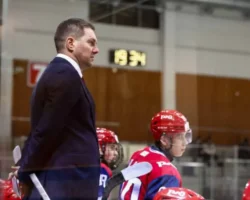 Кубок Вызова МХЛ в Екатеринбурге. Виталий Черночуб и Олег Таубер возглавили сборные kubok vyzova mhl v ekaterinburge vitalij chernochub i oleg tauber vozglavili sbornye-signaldaily-ru-0