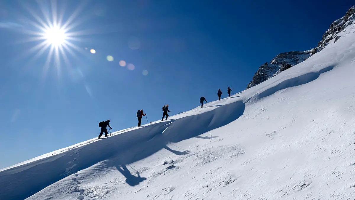 МЧС: На турбазу у горы Ослянка вернулись только двое из 15 туристов