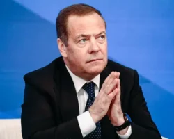 Медведев и Песков обсудили перспективы диалога с Белым домом medvedev i peskov obsudili perspektivy dialoga s belym domom-signaldaily-ru-0
