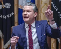 Пит Хегсет с юмором о Signal и списке "непослушных детей" Трампа pit hegset s yumorom o i spiske neposlushnyh detej trampa-signaldaily-ru-0