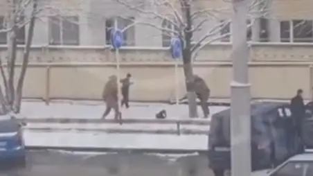 Задержание девушки в момент закладки бомбы под авто военного ВС РФ сняли на видео