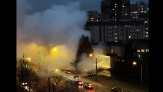 112: Пенсионер и девочка получили ожоги из-за разлива кипятка в Петербурге