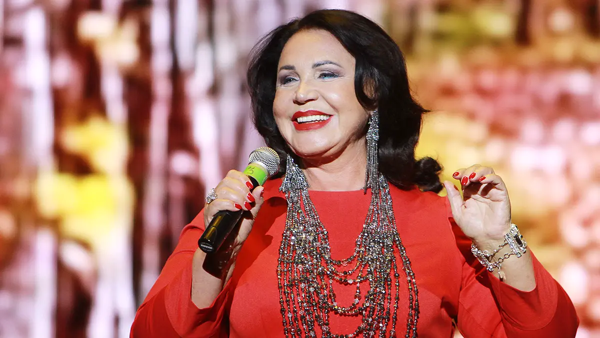 Владимир Путин наградил орденами Надежду Бабкину и Тину Канделаки