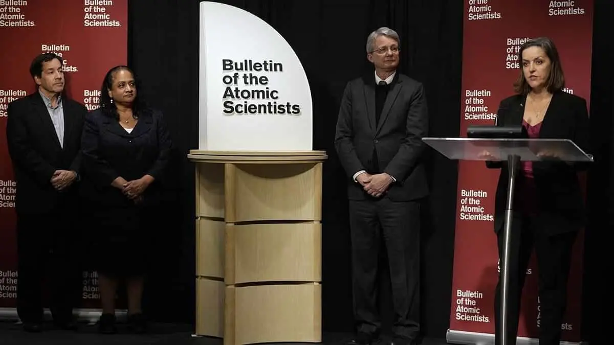 Часы Судного дня и взгляд Чикагского университета в будущее-0