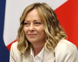 Джорджа Мелони и Эммануэль Макрон инициируют новый диалог между Россией и Европой dzhordzha meloni i emmanuel makron inicziiruyut novyj dialog mezhdu rossiej i evropoj-signaldaily-ru-0