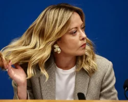 Джорджа Мелони видит путь диалога США и ЕС, несмотря на пошлины Трампа dzhordzha meloni vidit put dialoga ssha i es nesmotrya na poshliny trampa-signaldaily-ru-0