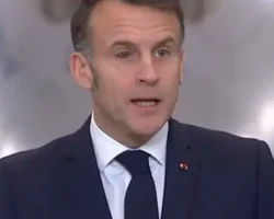 Эммануэль и Брижит Макрон, яркие моменты публичной жизни emmanuel i brizhit makron yarkie momenty publichnoj zhizni-signaldaily-ru-0