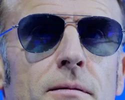 emmanuel makron udivil uchastnikov foruma v davose svoim obrazom-signaldaily-ru-0