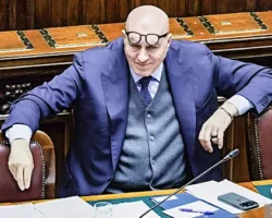 Гуидо Крозетто: о единстве НАТО, вместо мелких контингентов Гренландии guido krozetto o edinstve nato vmesto melkih kontingentov grenlandii-signaldaily-ru-0