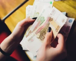 Илья Русяев объяснил, когда долг по алиментам помешает выезду ilya rusyaev obyasnil kogda dolg po alimentam pomeshaet vyezdu-signaldaily-ru-0