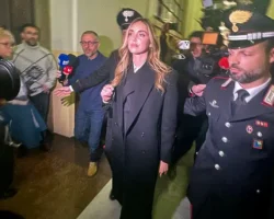 Кьяра Ферраньи избежала тюрьмы, а Питера Томаса ждут перемены kyara ferrani izbezhala tyurmy a pitera tomasa zhdut peremeny-signaldaily-ru-0