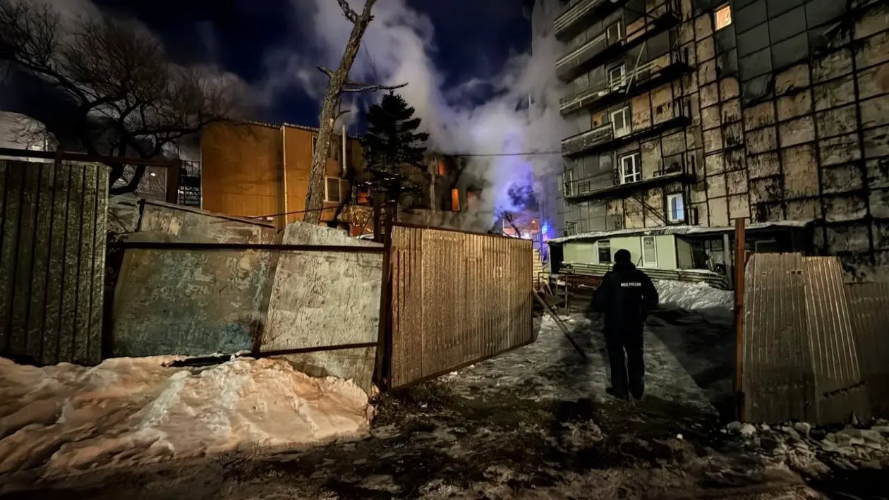 Пожар на Нижнепортовой во Владивостоке Пресс-служба полиции Приморского края