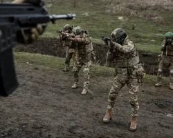 Откровения Дэвиса и Момота о проблемах подготовки ВСУ в СВО otkroveniya devisa i momota o problemah podgotovki vsu v svo-signaldaily-ru-0