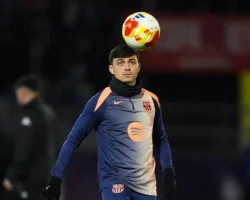 Педри из Барселоны получил травму в матче Лиги чемпионов против Славии pedri iz barselony poluchil travmu v matche ligi chempionov protiv slavii-signaldaily-ru-0