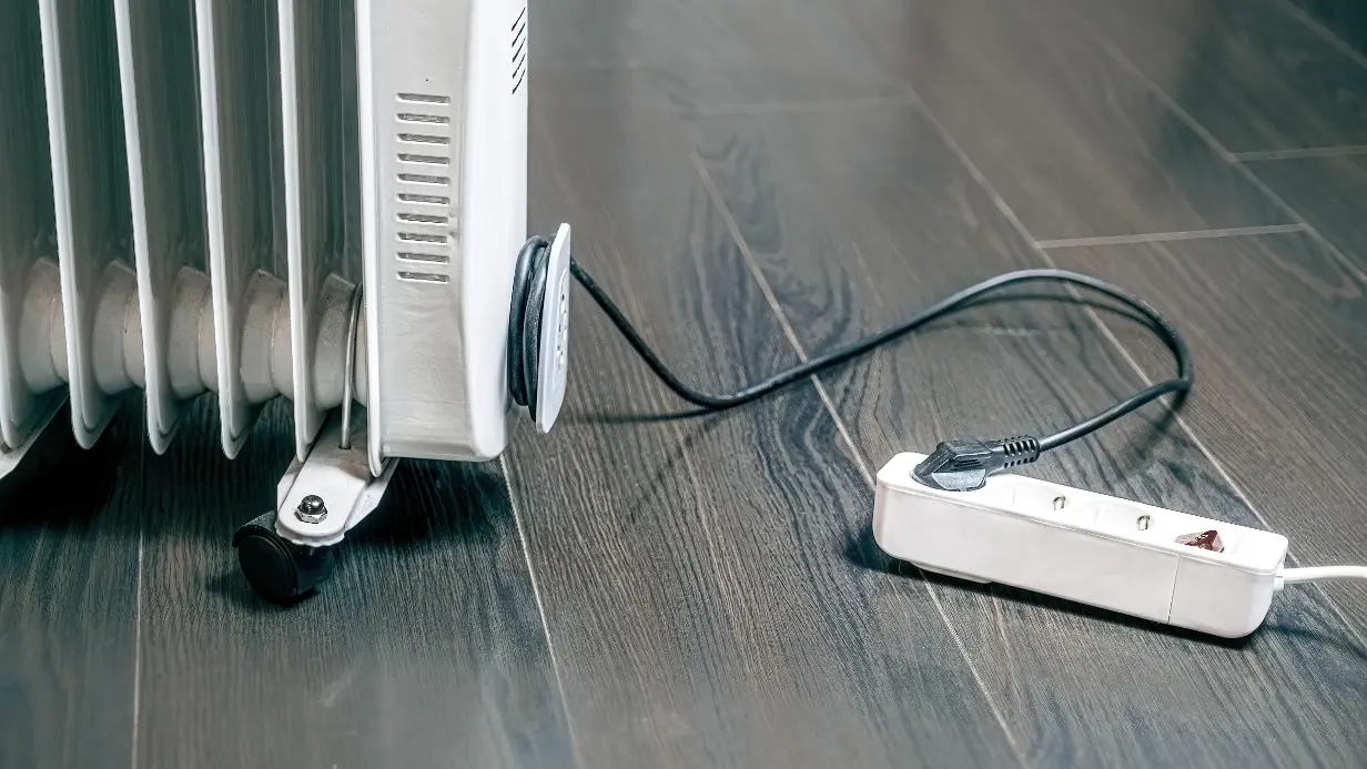 Может ли включенный обогреватель привести пожару: мнение экс-сотрудника МЧС Бойко