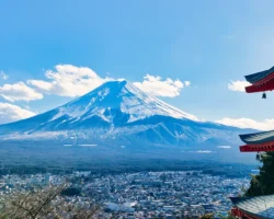 У горы Асо ищут вертолет с туристами, есть надежда на спасение u gory aso ishhut vertolet s turistami est nadezhda na spasenie-signaldaily-ru-0