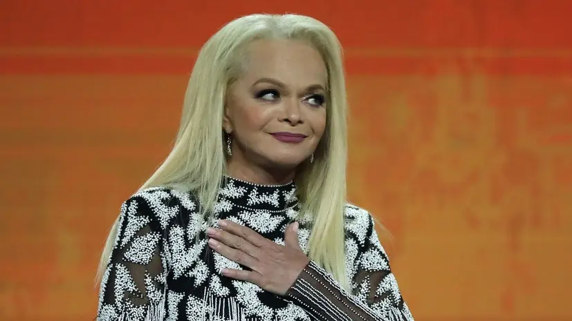 РИА Новости: на первый в году концерт Долиной в Москве продано менее 45% билетов