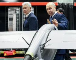 Владимир Путин поручает решить вопросы ДТП с беспилотниками в Москве vladimir putin poruchaet reshit voprosy dtp s bespilotnikami v moskve-signaldaily-ru-0