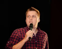 Александр Незлобин остроумно высмеял Максима Галкина — позитив в сети aleksandr nezlobin ostroumno vysmeyal maksima galkina pozitiv v seti-signaldaily-ru-0