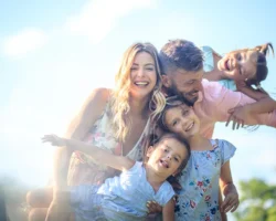 Чернышов и Волынец обсудили новые инициативы для семей со школьниками chernyshov i volynecz obsudili novye inicziativy dlya semej so shkolnikami-signaldaily-ru-0