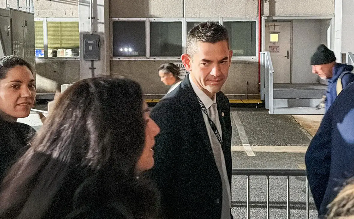 Джаред Айзекман перед посадкой астронавтов в космический корабль Dragon миссии Crew-12, мыс Канаверал, Флорида, США (Дмитрий Кирсанов / ТАСС)