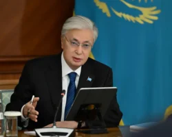 Касым-Жомарт Токаев призвал госслужащих Казахстана к вдумчивому чтению kasymzhomart tokaev prizval gossluzhashhih kazahstana k vdumchivomu chteniyu-signaldaily-ru-0