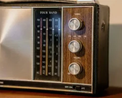 УВБ-76: радиостанция Судного дня транслирует узелокус uvb76 radiostancziya sudnogo dnya transliruet uzelokus-signaldaily-ru-0