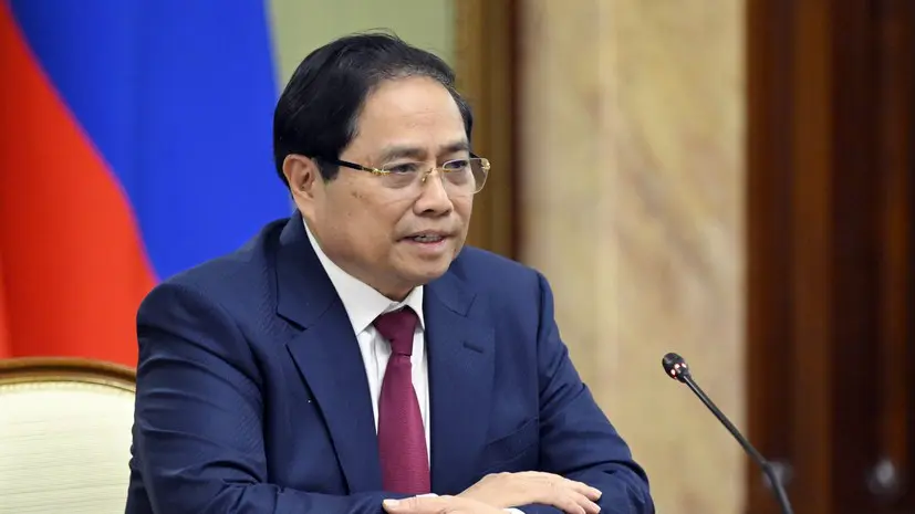 Премьер Вьетнама возложил венок к Могиле Неизвестного Солдата в Москве