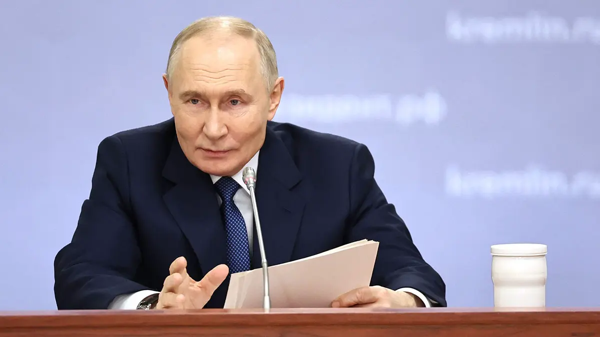 Путин: В сфере кино в Россию иногда пропускают «тупые и ненужные» вещи