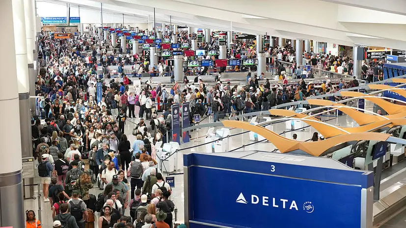 Власти США заявили о хаосе в аэропортах страны из-за частичного шатдауна