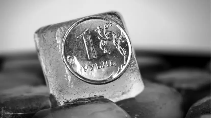 Инвестстратег Бахтин: рубль станет более устойчивым в апреле