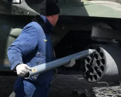 aleksej zhuravlev iz gosdumy trebuet massirovannyh atak po bpla ukrainy-signaldaily-ru-0