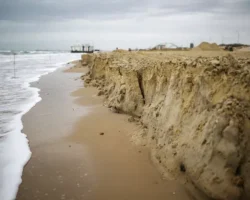 anapa vstrevozhena mazutnymi pyatnami i atakami bpla na kubani-signaldaily-ru-0