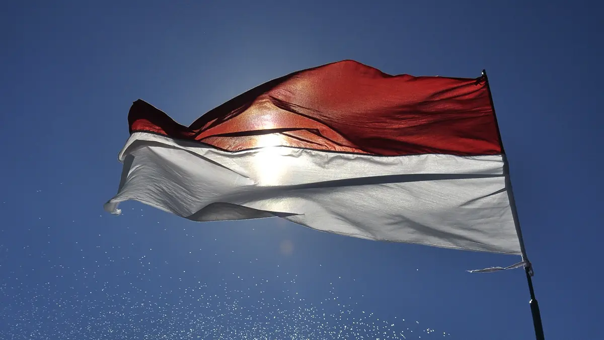 Четыре человека погибли при столкновении двух поездов в Индонезии