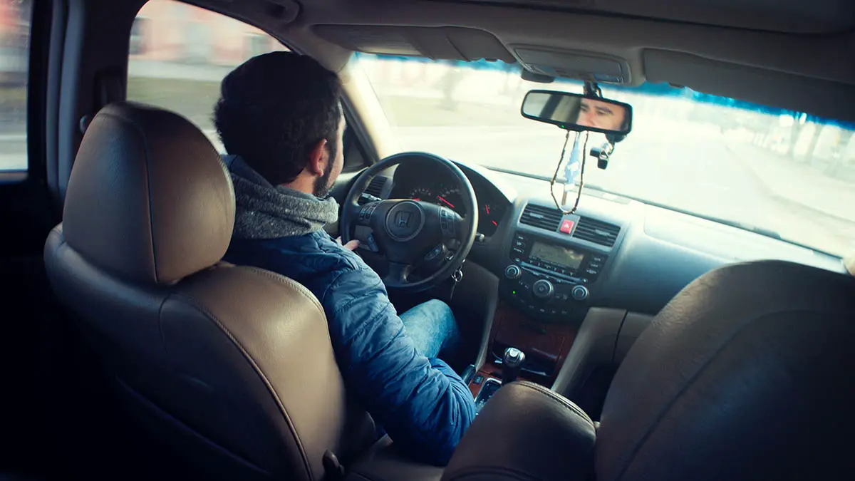 Можно ли получить штраф за подвески и игрушки в машине