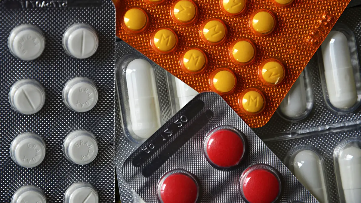 Совфед одобрил закон о торговле лекарствами в передвижных аптеках