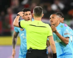 Судейский спор омрачил матч Локомотива и Зенита sudejskij spor omrachil match lokomotiva i zenita-signaldaily-ru-0