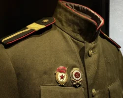 В Музее Победы открывается выставка наград СССР за подвиги в ВОВ v muzee pobedy otkryvaetsya vystavka nagrad sssr za podvigi v vov-signaldaily-ru-0